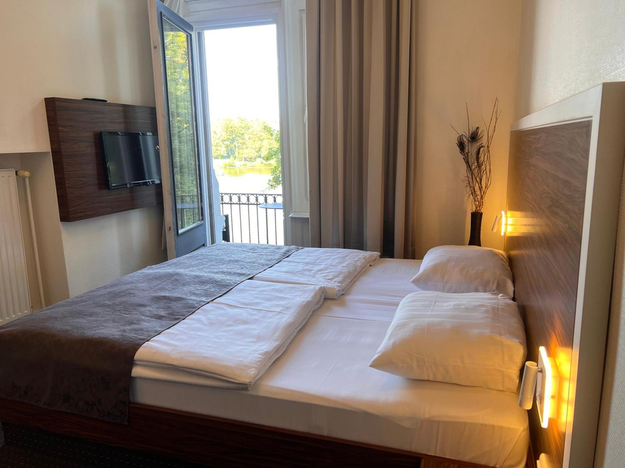Hotel Excellent Любек Экстерьер фото