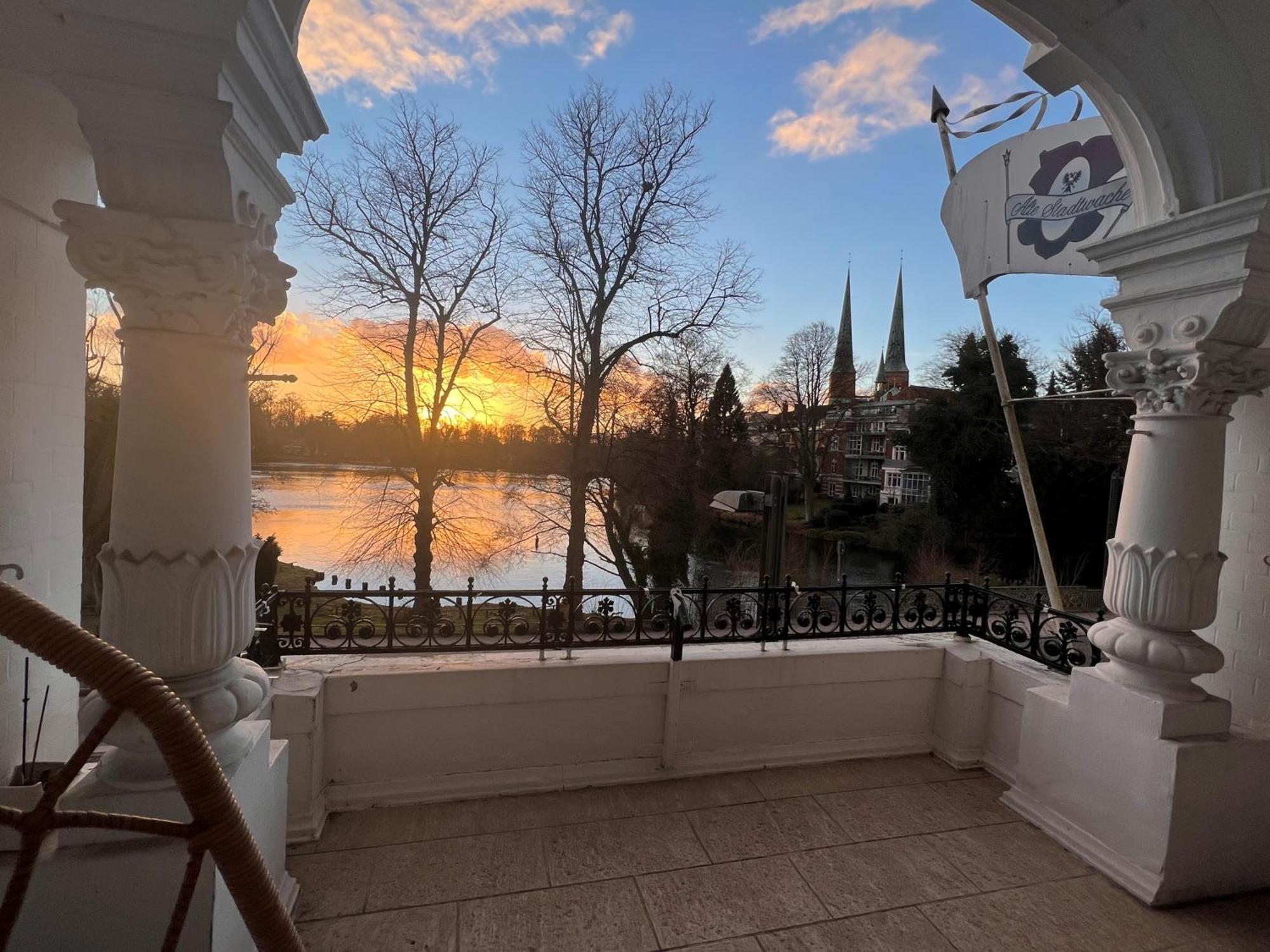Hotel Excellent Любек Экстерьер фото